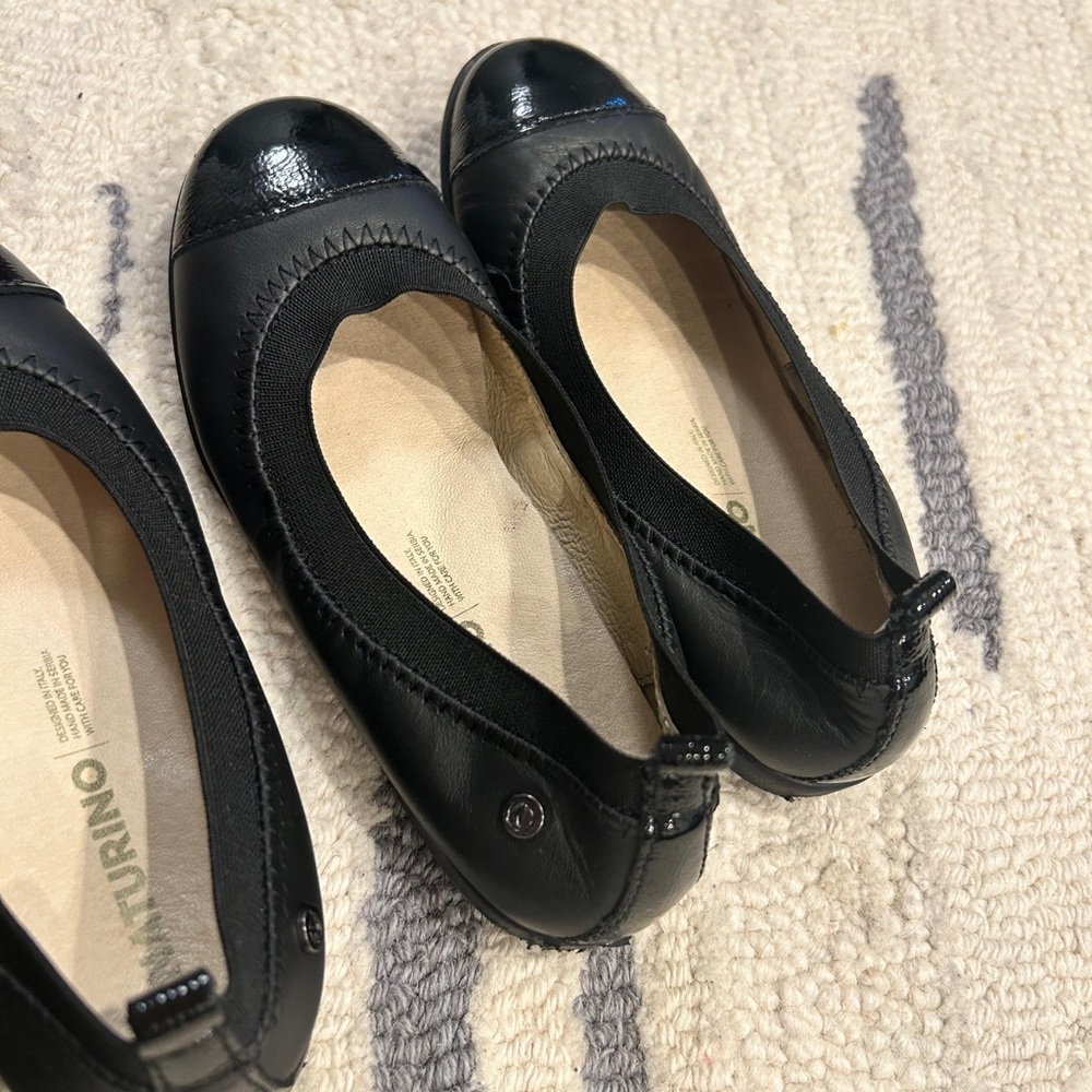 NWOT Naturino Lopel Black Leather Girls Cap Toe Ballet Flats